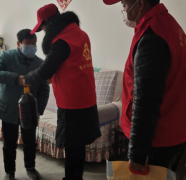 公车公司开展学习雷锋，关爱孤寡老人 志愿服务活动